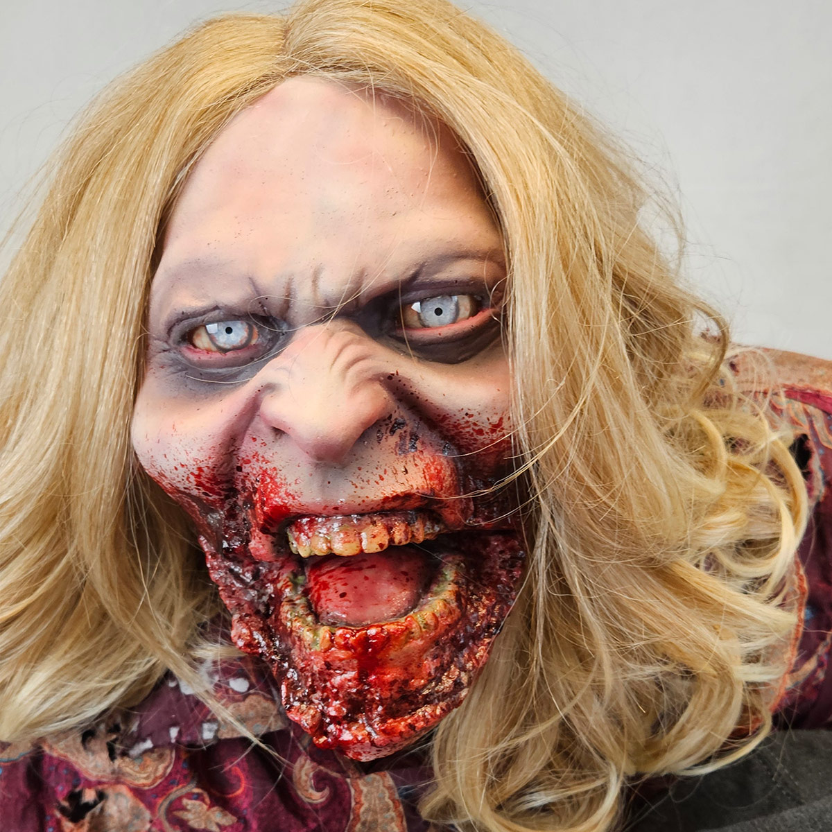 Make-Over Molly Zombie Puppet - Image 2