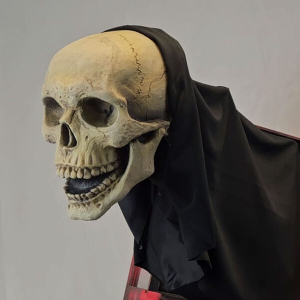 Spook House Lunging Skull Box - Image 3