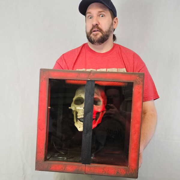 Spook House Lunging Skull Box - Image 7